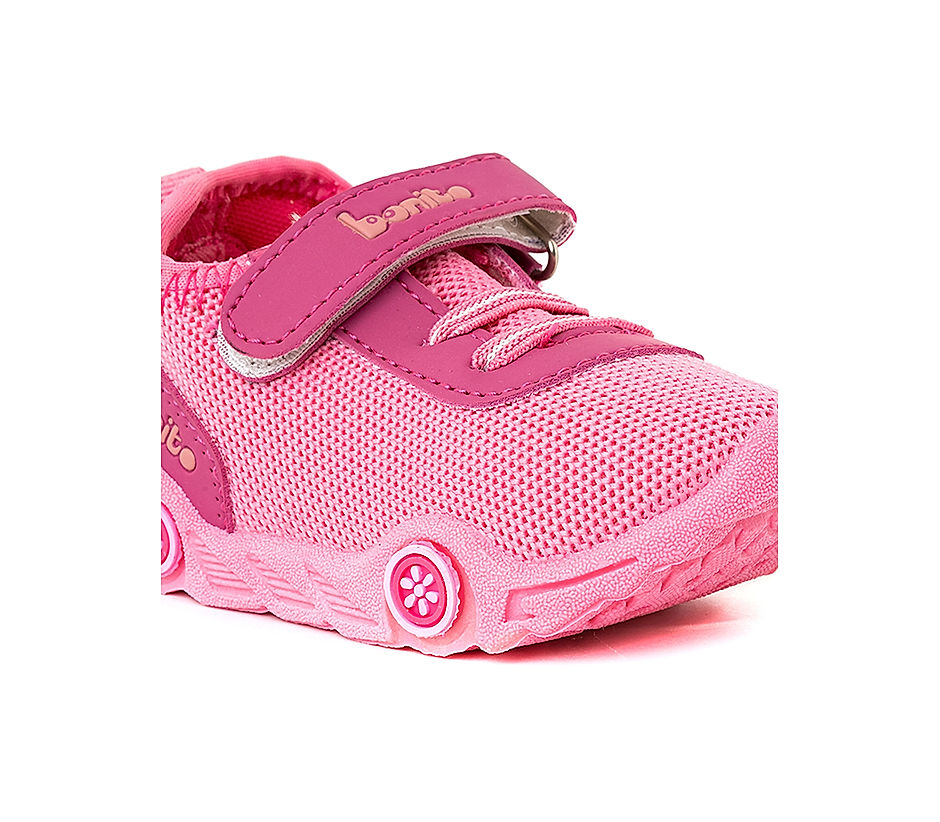 Khadims child shoes store