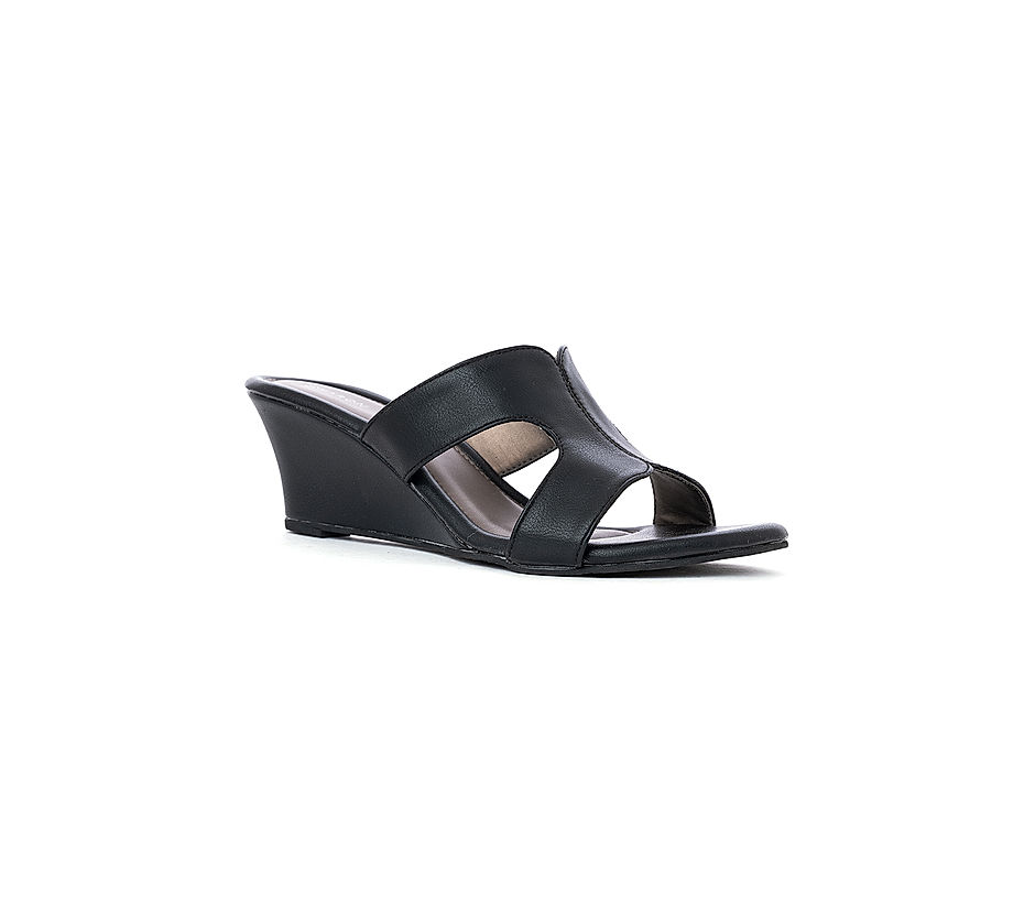 Prada Black Thong Sandals 2024 | favors.com