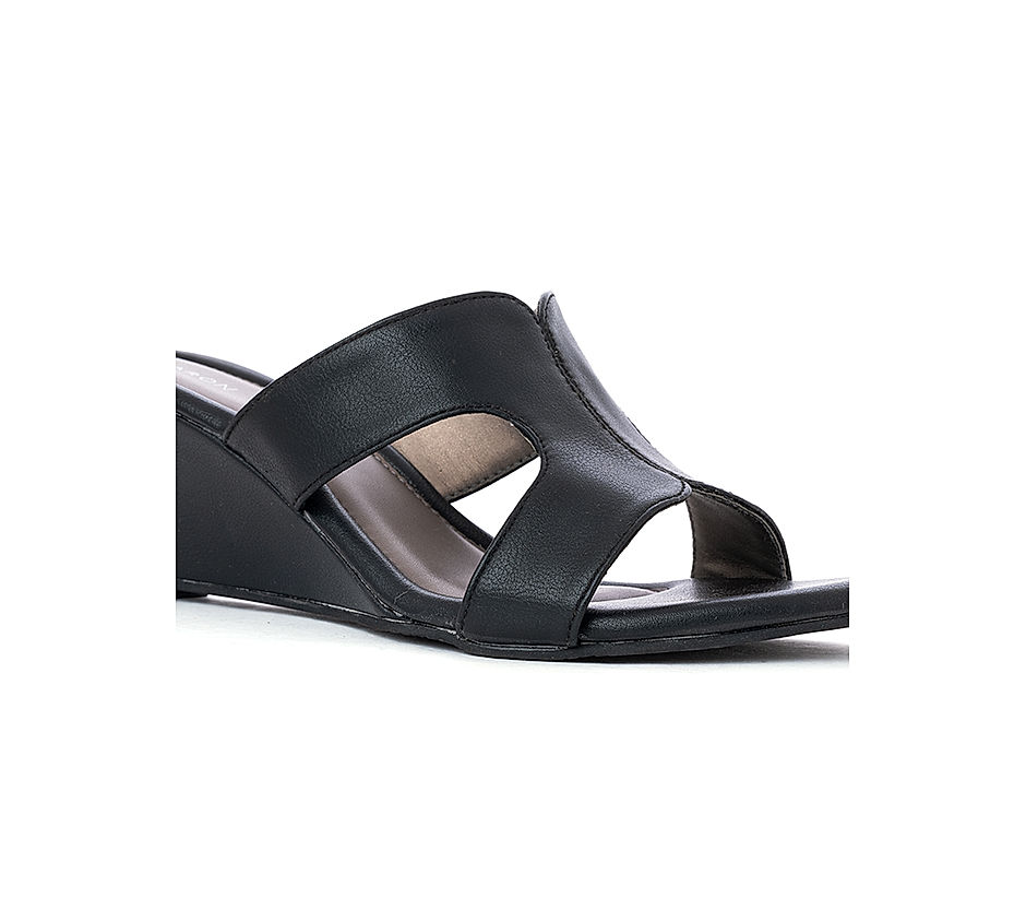 Steve Madden India | Shop for trendy Wedges for Women | Shop wedge heels |