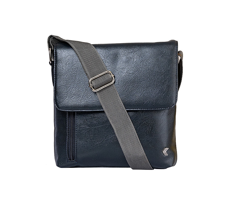 Men's pebbled messenger bag hot sale